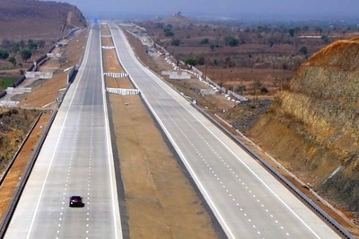 Govt Plans to Develop Helipads Along New Highways for Emergency Situations