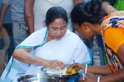 Impromptu Meals, Village Outreach & Star Power: BJP, TMC Push the Pedal for 2023 Panchayat Polls
