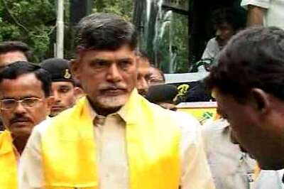 AP: Vijayamma goes to SC against Naidu