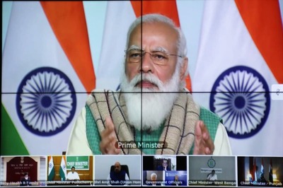 PM Modi Says Centre to Bear Cost of Vaccines of 3 Cr Frontline Workers; No Jumping Queues for Politicians for Jabs