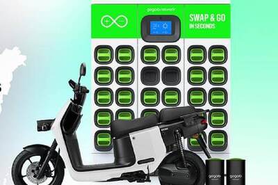 Gogoro Unveils Made-In-India CrossOver E-scooter And Swappable Battery Ecosystem