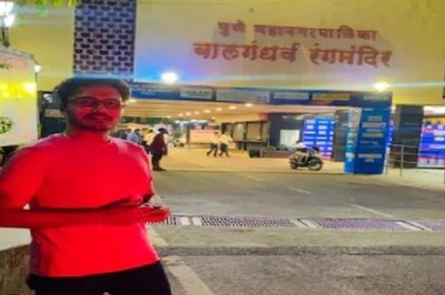 Mangesh Borgaonkar's Instagram Post on Pune's Balgandharva Natyamandir Goes Viral