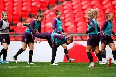England Women's Football Team Donates to #PlayersTogether Fund for UK Health Service