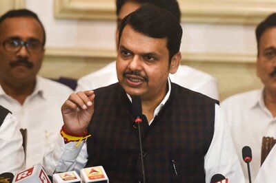 Ex-CM Fadnavis Hits Out at Maha Govt Over 'Mismanagement' of Covid-19 Crisis