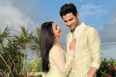 Divyanka Tripathi Drops Dreamy Update With Husband Vivek Dahiya; See Photos