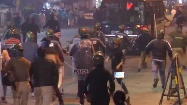 BJP, Left Supporters Face off in Kolkata During Rallies over JNU Violence; Police Baton Charge
