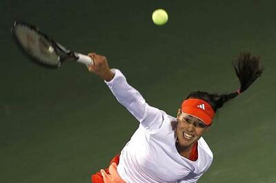 Ivanovic, Radwanska advance in Dubai