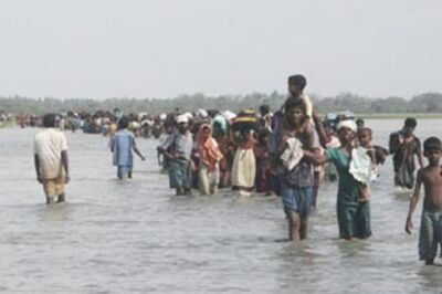 Clock ticks for LTTE, thousands flee war zone