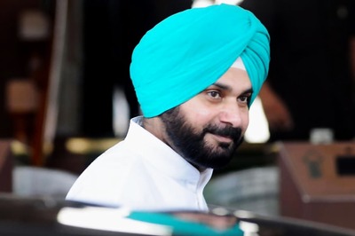 Punjab Minister Navjot Singh Sidhu Escapes Bull Attack