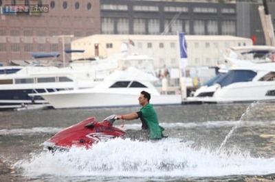Snapshot: 'Boss' Akshay arrives at a press meet on a Jet Ski