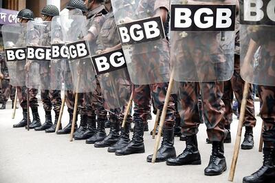 Bangladesh Arrests 15 Suspected Members of Extremist Group in Major Sweep