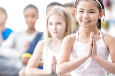 Yoga Guru Advises Students To Meditate For Better Results In Their Studies