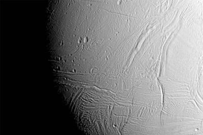 NASA's Cassini captures close up of Saturn's icy moon Enceladus