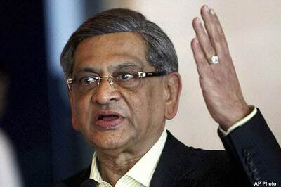 Be realistic, says Pak daily on Krishna's trip