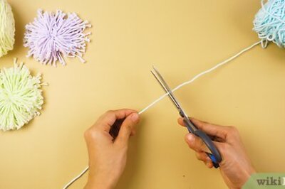 How to Make a Yarn Pompom
