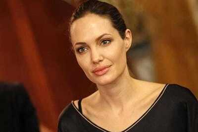Angelina Jolie's aunt dies of breast cancer