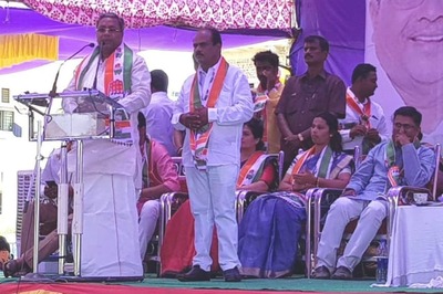 As Raids on Karnataka Congress Leaders Continue, Siddaramaiah Drags I-T Dept Into Poll Debate