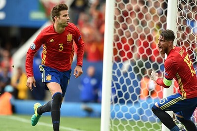 Pique Header Gives Spain 1-0 Win Against Resolute Czech Republic