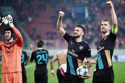 Champions League: Arsenal boss praises 'perfect' Giroud after great escape