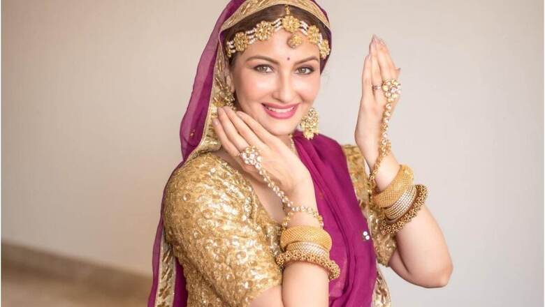 Saumya Tandon Dances on Deepika Padukone’s Ghoomar, Fans Call it ‘Flawless’
