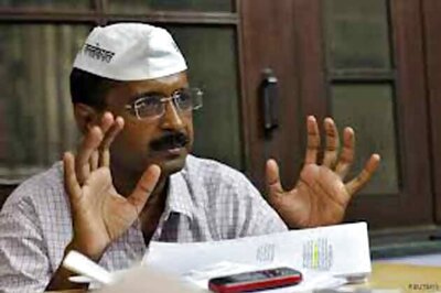 AAP government files contempt petition against Centre on CNG