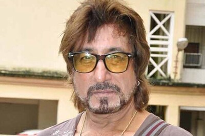 Complaint against Shakti Kapoor for smoking in public