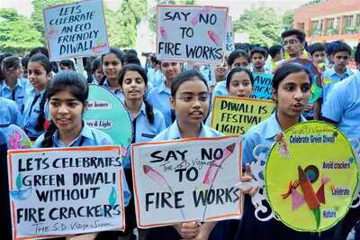 Delhi Says No to Firecrackers, Celebrate a Less Noisy, Pollution-free Diwali