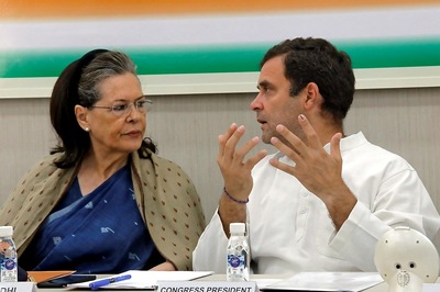 Sonia Gandhi Removes Azad, Vora and Kharge as AICC General Secretaries; Reconstitutes CWC