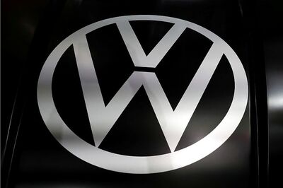 Volkswagen Plans to Use Electric Car Batteries to Compete with Power Firms