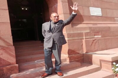 Some Members of Congress' 'Group of 23' Dissenters Meet Ghulam Nabi Azad for Tea on Farewell Day