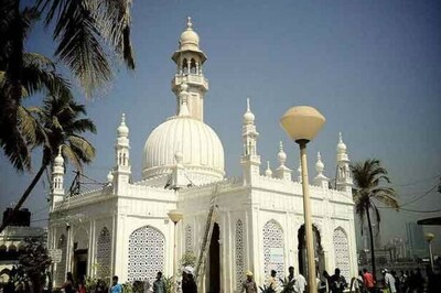 Haji Ali trust cannot ban entry of women, Maharashtra tells Bombay HC