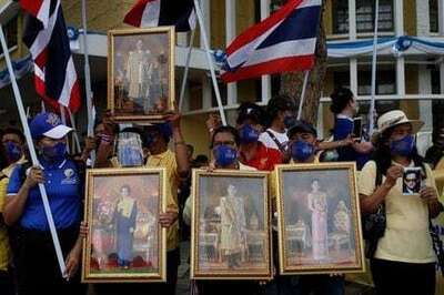 Thousands protest against Thai government as pressure rises