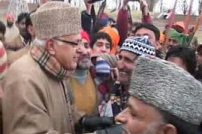 Farooq joins dancers in R-Day celebrations