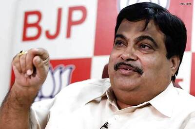 Congress chief's post only for Gandhis: Gadkari