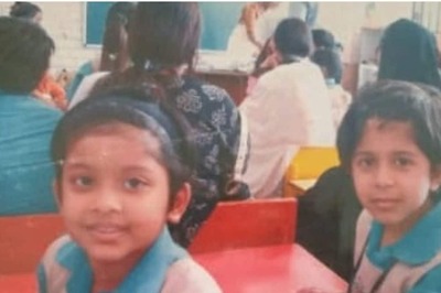 Woman Reunites With Childhood Bestie After 15 Years on LinkedIn, Their Pic from School Goes Viral