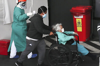 Hundreds wait hours for coronavirus care in Ecuador capital