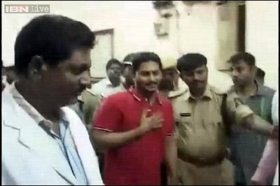 Police break Jagan's indefinite fast, take him to hospital