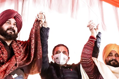 Punjab Exit Polls Predict Congress Loss, But Gandhis May Placate Sidhu, Give Channi Key Role to Woo Dalits