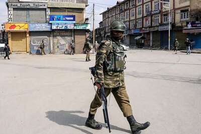 Restrictions Imposed in Srinagar Over Separatists' Commemoration March