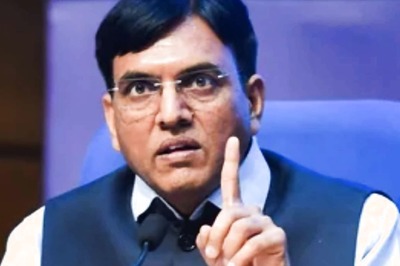 Punjab Finance Minister Meets Mandaviya, Seeks Establishment of Pharma Park in Bathinda