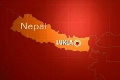 18 tourists killed in plane crash near Everest base camp