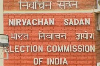 Political parties should deposit funds in banks: EC