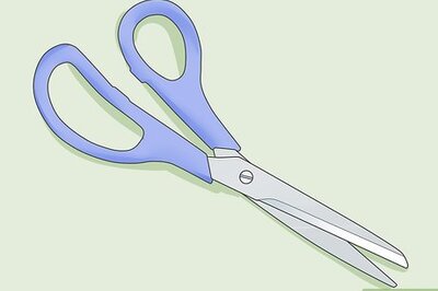 How to Hold Scissors