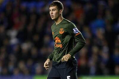 Everton's John Stones fit for Manchester United clash, says Roberto Martinez