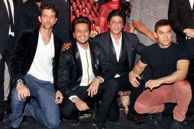 Snapshot: Aamir and Shah Rukh Khan dance together in rare joint public appearance