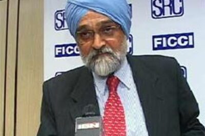 Montek seeks flexible labour laws