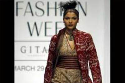 Tibet trouble spills over on fashion week ramp