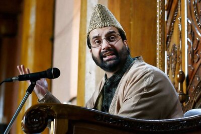 Hurriyat's Umar Farooq Congratulates Pak For Semi-Final Win Over England