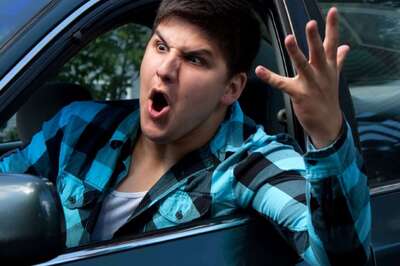 Use These 5 Hand Signals to Better Communicate With Traffic and Avoid Road Rage