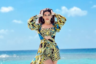 Alaya Furniturewalla is ‘Back to the Grind’ As She Aces Headstand With Ease